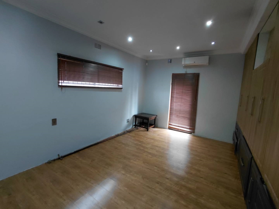 3 Bedroom Property for Sale in Queensburgh KwaZulu-Natal