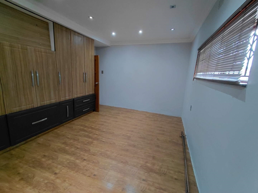 3 Bedroom Property for Sale in Queensburgh KwaZulu-Natal