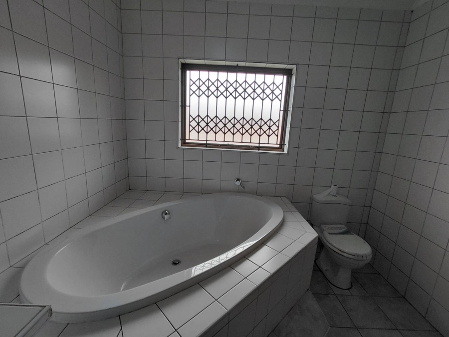 3 Bedroom Property for Sale in Queensburgh KwaZulu-Natal