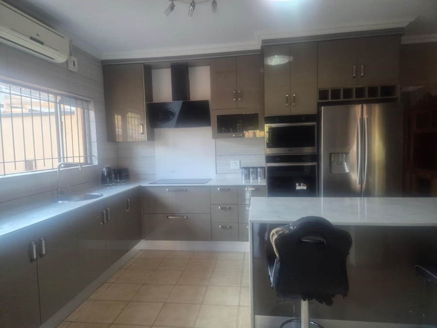 3 Bedroom Property for Sale in Manors KwaZulu-Natal