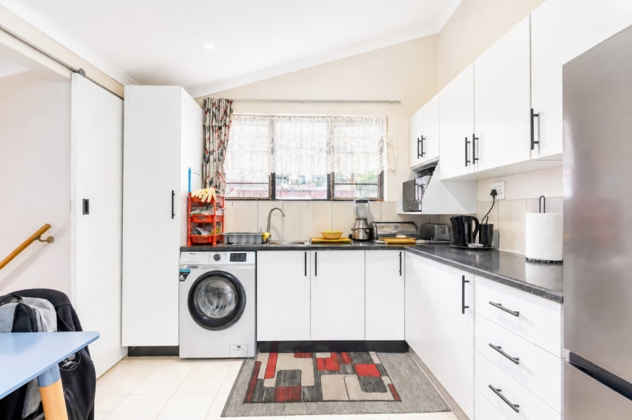 4 Bedroom Property for Sale in Amanzimtoti KwaZulu-Natal
