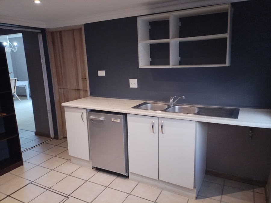 To Let 1 Bedroom Property for Rent in La Lucia KwaZulu-Natal