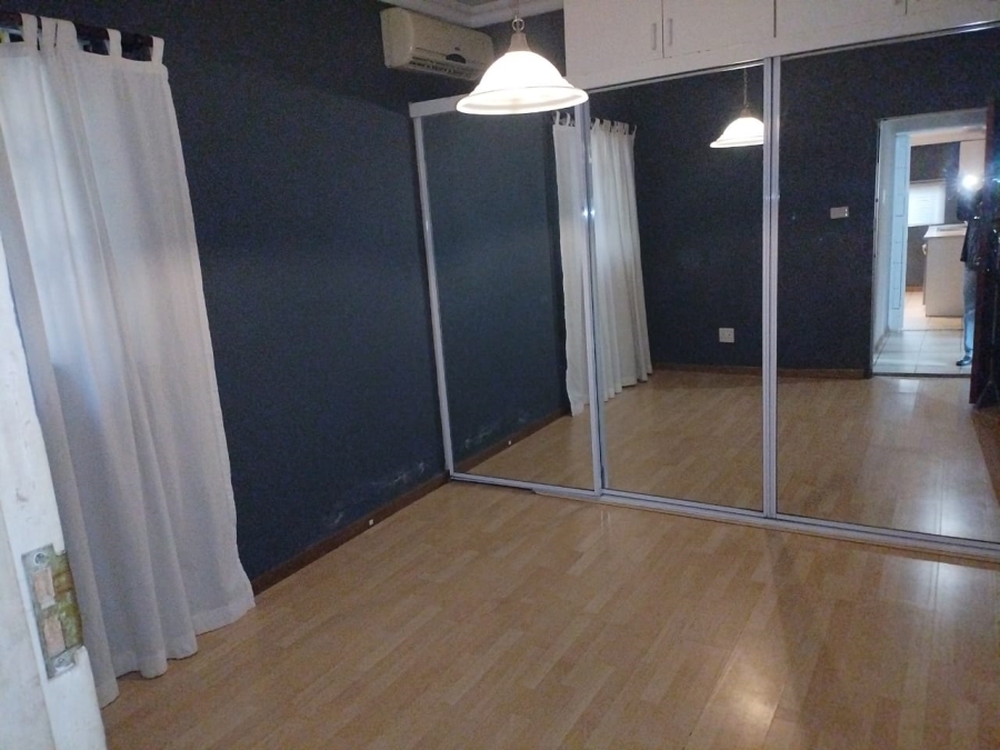 To Let 1 Bedroom Property for Rent in La Lucia KwaZulu-Natal