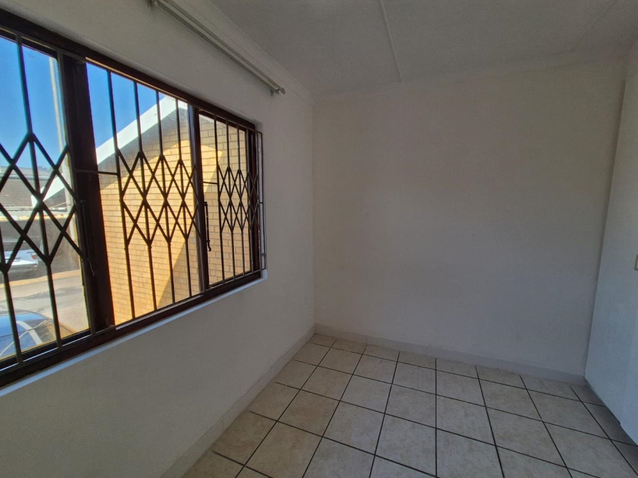To Let 2 Bedroom Property for Rent in Montclair KwaZulu-Natal