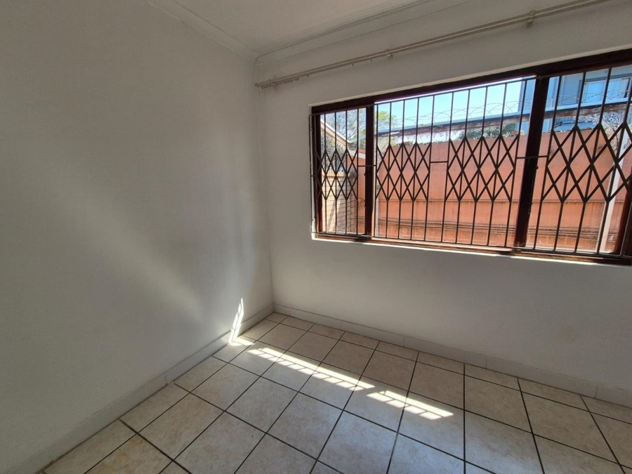 To Let 2 Bedroom Property for Rent in Montclair KwaZulu-Natal