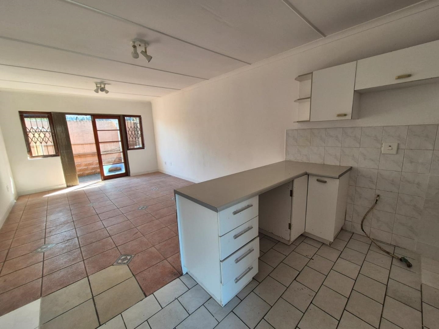 To Let 2 Bedroom Property for Rent in Montclair KwaZulu-Natal