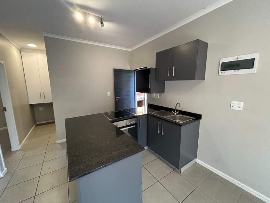 2 Bedroom Property for Sale in Waterfall KwaZulu-Natal