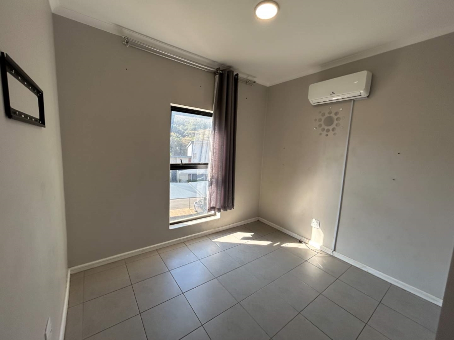 2 Bedroom Property for Sale in Waterfall KwaZulu-Natal