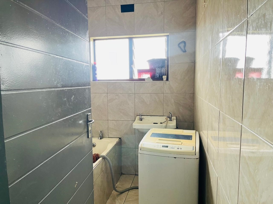 6 Bedroom Property for Sale in Umbilo KwaZulu-Natal