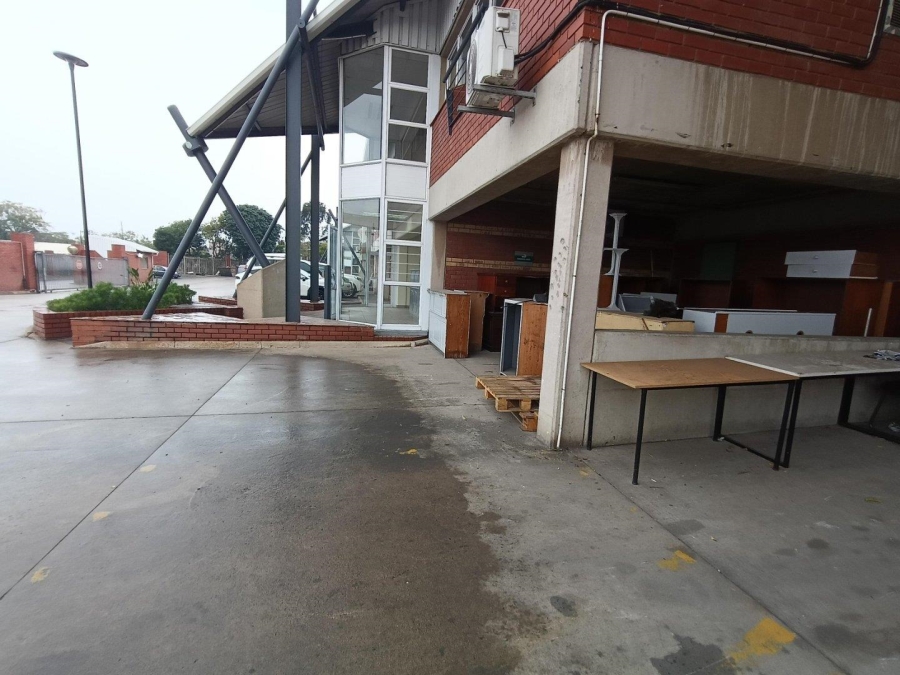 To Let Commercial Property for Rent in New Germany KwaZulu-Natal