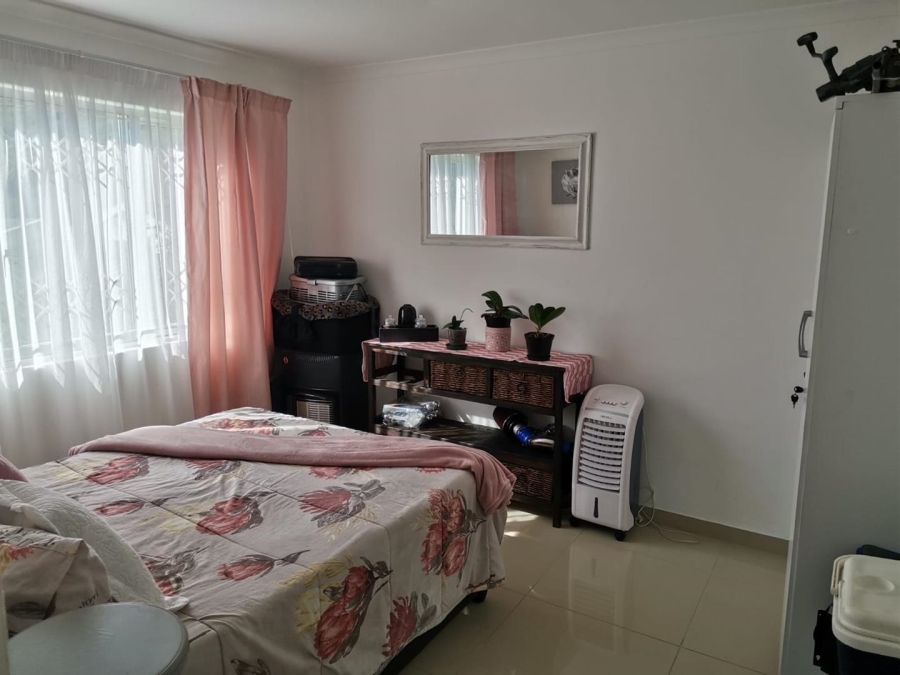 To Let 2 Bedroom Property for Rent in La Mercy KwaZulu-Natal