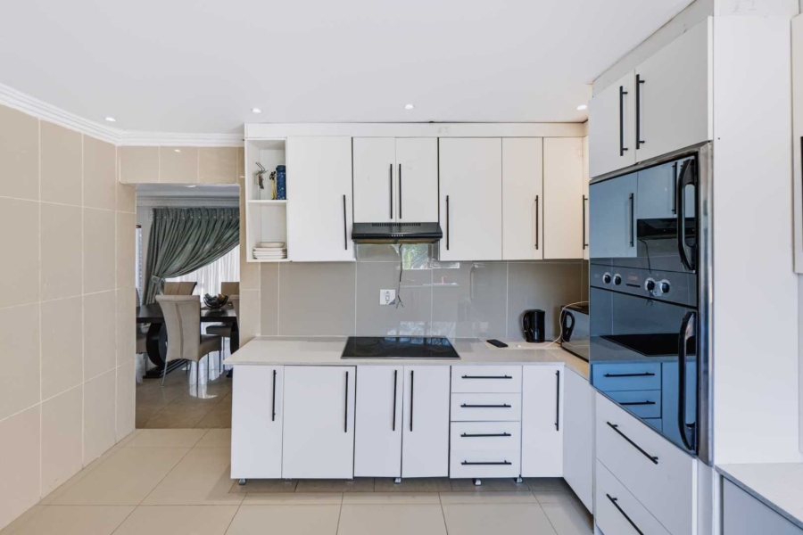 4 Bedroom Property for Sale in Amanzimtoti KwaZulu-Natal