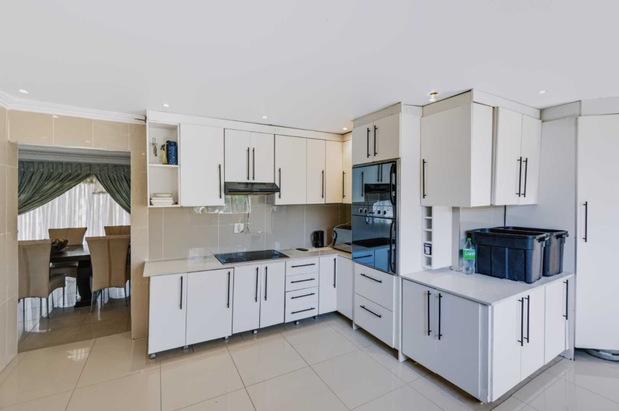 4 Bedroom Property for Sale in Amanzimtoti KwaZulu-Natal