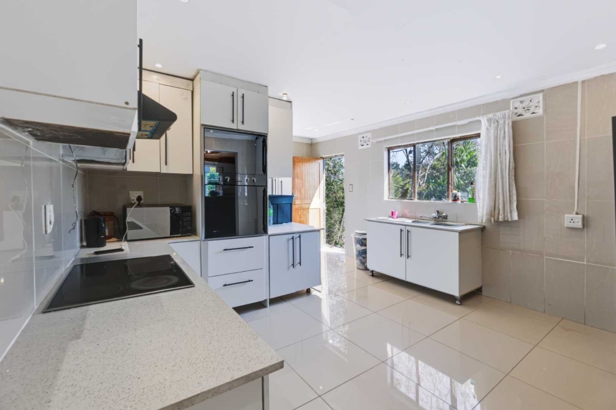 4 Bedroom Property for Sale in Amanzimtoti KwaZulu-Natal