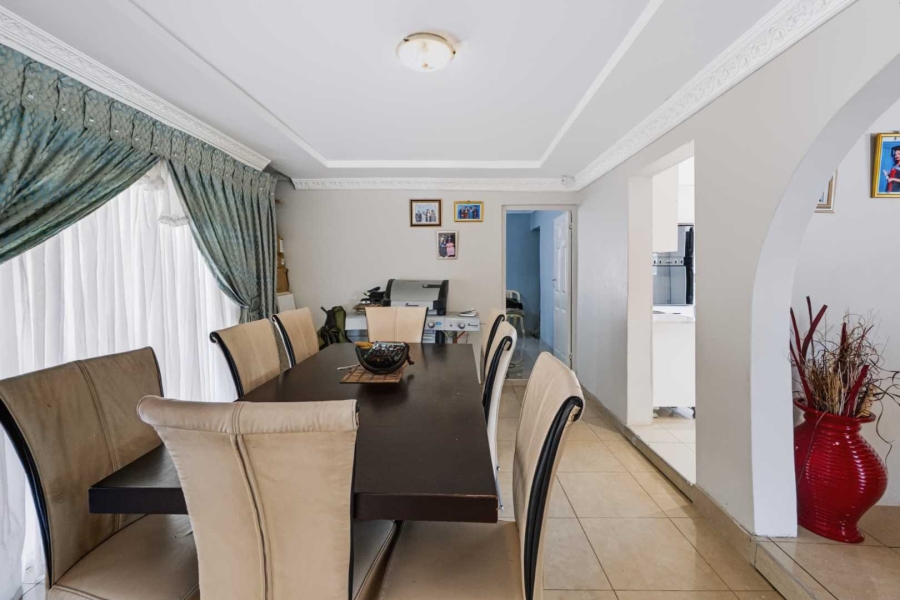 4 Bedroom Property for Sale in Amanzimtoti KwaZulu-Natal
