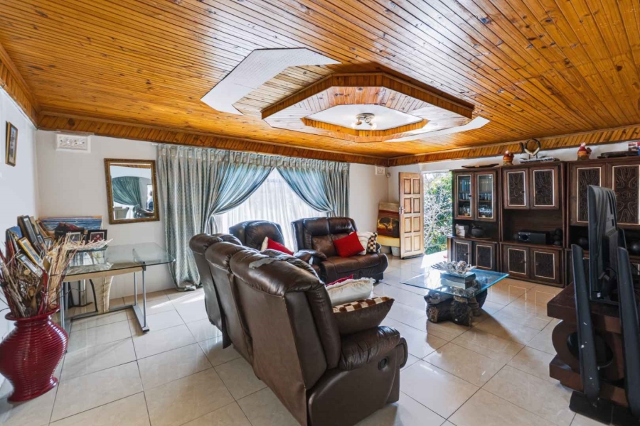4 Bedroom Property for Sale in Amanzimtoti KwaZulu-Natal