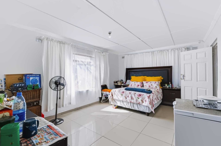 4 Bedroom Property for Sale in Amanzimtoti KwaZulu-Natal