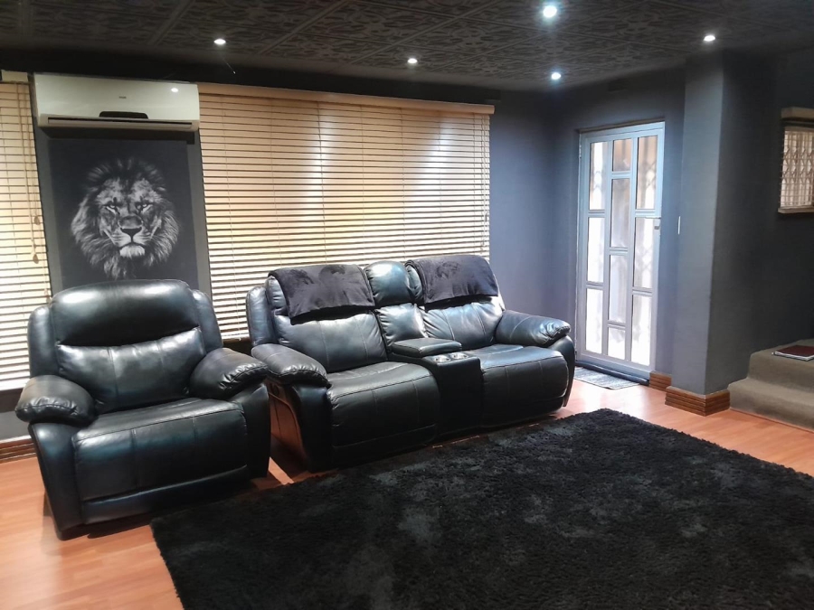 3 Bedroom Property for Sale in Risecliff KwaZulu-Natal