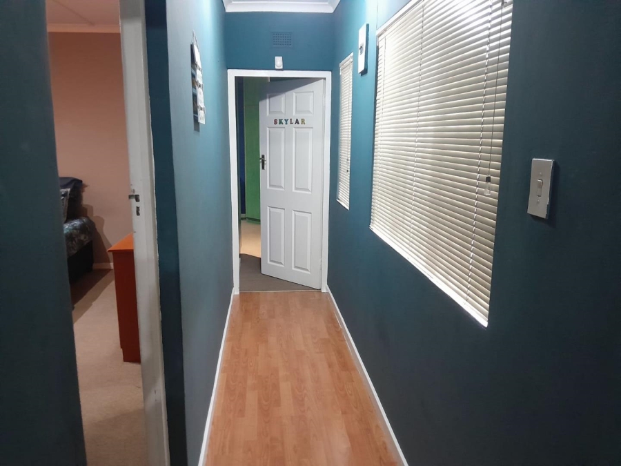 3 Bedroom Property for Sale in Risecliff KwaZulu-Natal