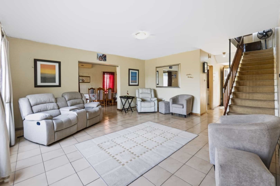 3 Bedroom Property for Sale in Amanzimtoti KwaZulu-Natal