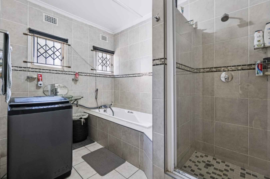 3 Bedroom Property for Sale in Amanzimtoti KwaZulu-Natal
