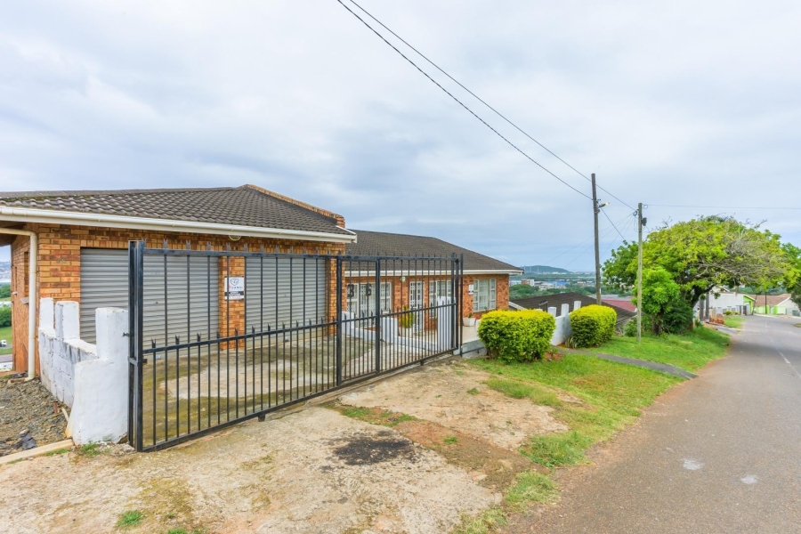 6 Bedroom Property for Sale in Mobeni Heights KwaZulu-Natal