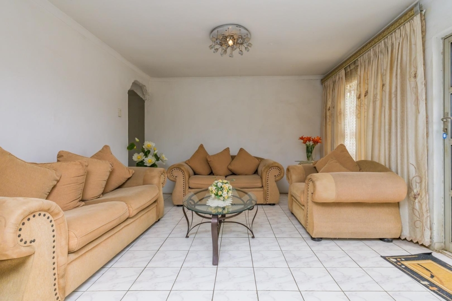 6 Bedroom Property for Sale in Mobeni Heights KwaZulu-Natal