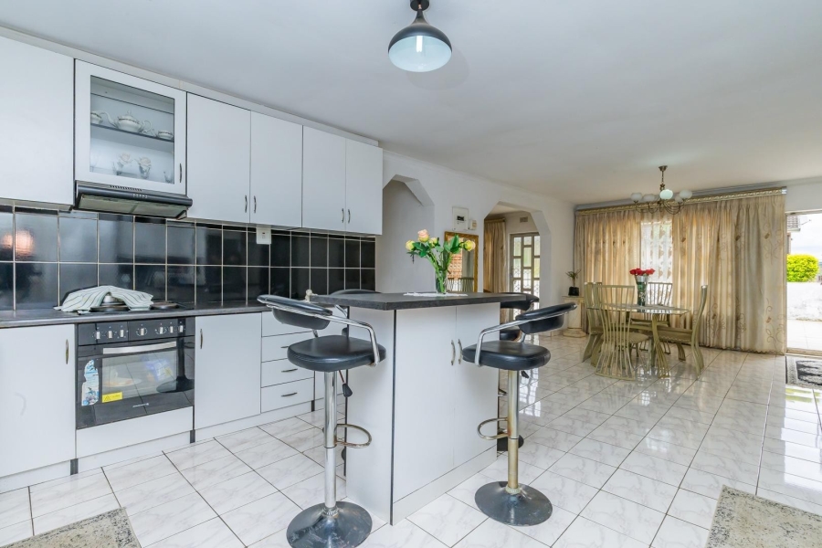 6 Bedroom Property for Sale in Mobeni Heights KwaZulu-Natal
