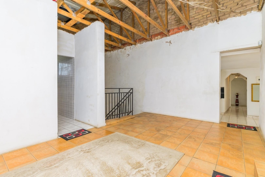 6 Bedroom Property for Sale in Mobeni Heights KwaZulu-Natal