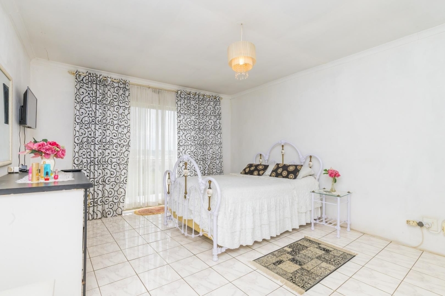 6 Bedroom Property for Sale in Mobeni Heights KwaZulu-Natal