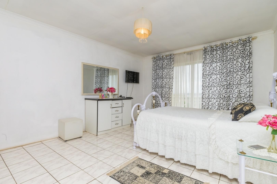 6 Bedroom Property for Sale in Mobeni Heights KwaZulu-Natal