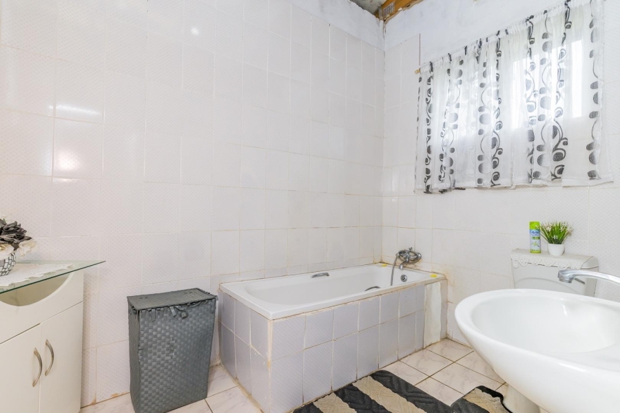 6 Bedroom Property for Sale in Mobeni Heights KwaZulu-Natal