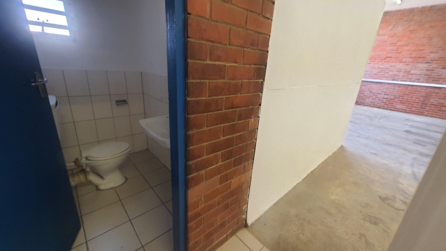 To Let Commercial Property for Rent in New Germany KwaZulu-Natal