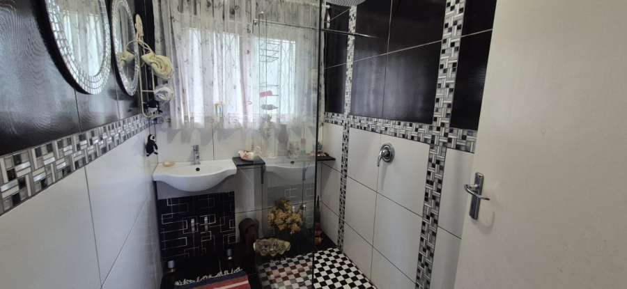 3 Bedroom Property for Sale in Black Rock KwaZulu-Natal