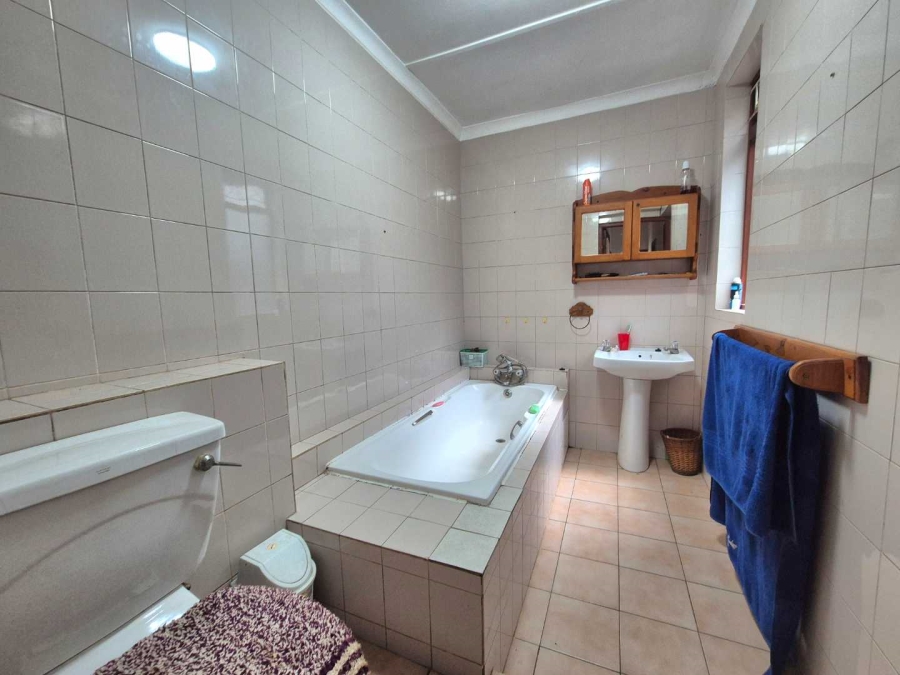3 Bedroom Property for Sale in Amanzimtoti KwaZulu-Natal
