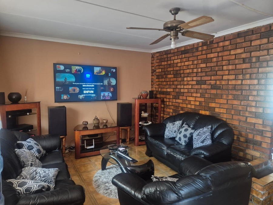 3 Bedroom Property for Sale in Regency Park KwaZulu-Natal