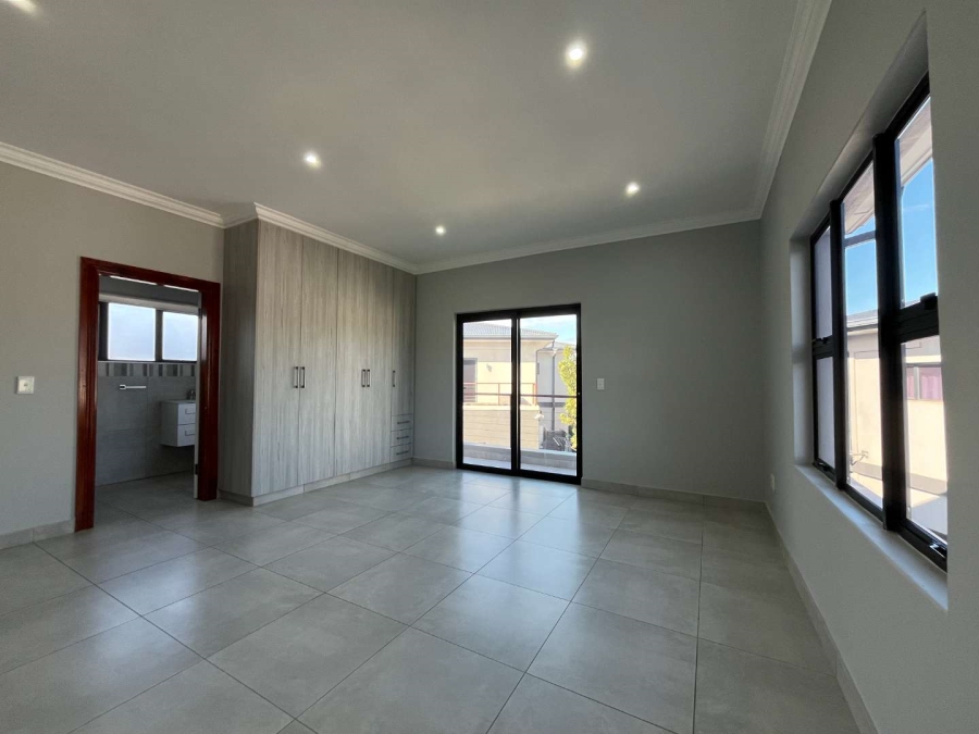 To Let 3 Bedroom Property for Rent in Salt Rock KwaZulu-Natal