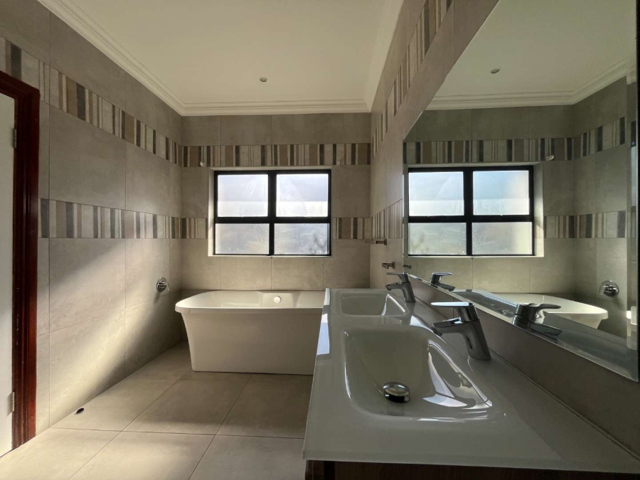 To Let 3 Bedroom Property for Rent in Salt Rock KwaZulu-Natal