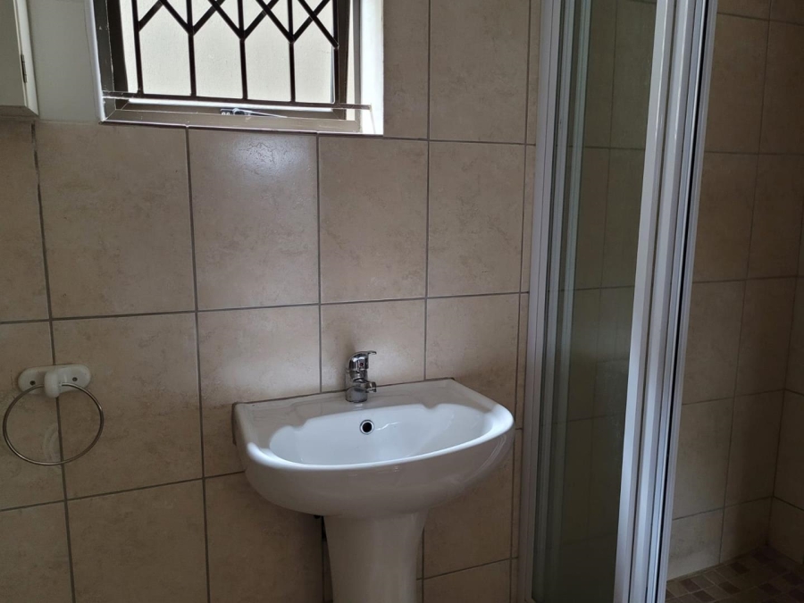 To Let 1 Bedroom Property for Rent in Bluff KwaZulu-Natal