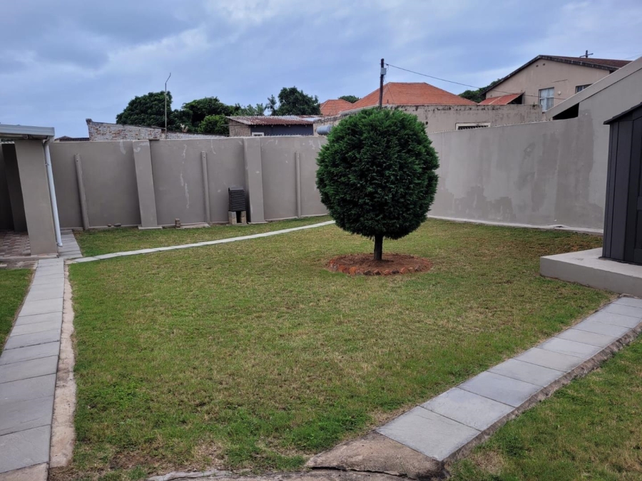 To Let 1 Bedroom Property for Rent in Bluff KwaZulu-Natal