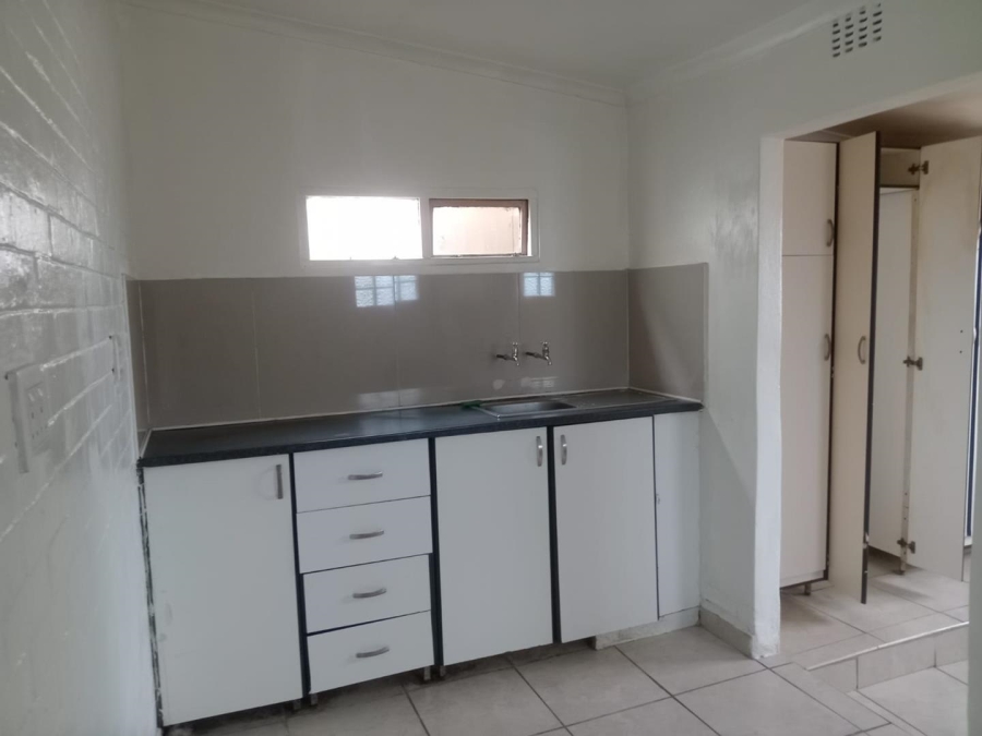 To Let 1 Bedroom Property for Rent in Bluff KwaZulu-Natal