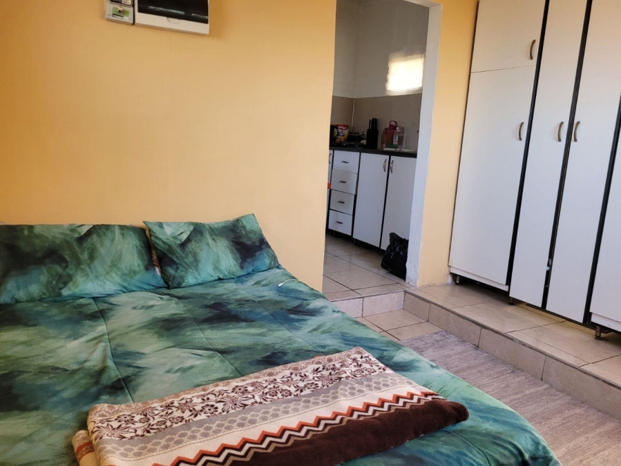 To Let 1 Bedroom Property for Rent in Bluff KwaZulu-Natal