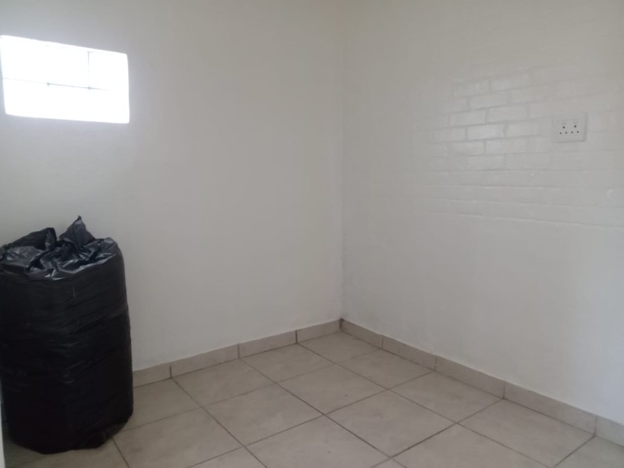 To Let 1 Bedroom Property for Rent in Bluff KwaZulu-Natal