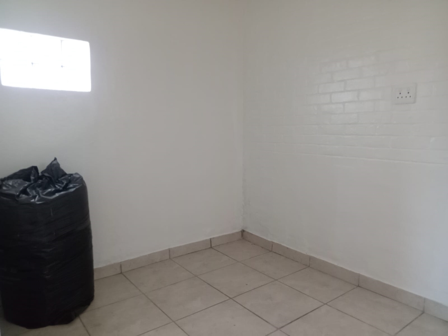 To Let 1 Bedroom Property for Rent in Bluff KwaZulu-Natal