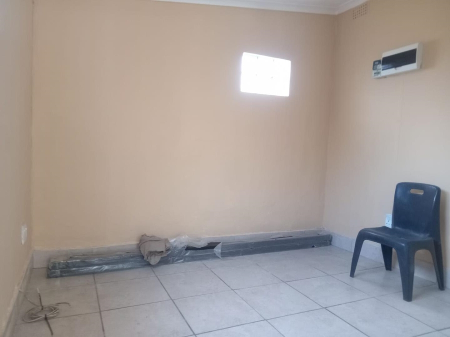 To Let 1 Bedroom Property for Rent in Bluff KwaZulu-Natal