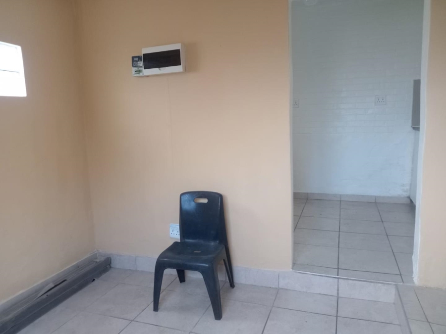 To Let 1 Bedroom Property for Rent in Bluff KwaZulu-Natal