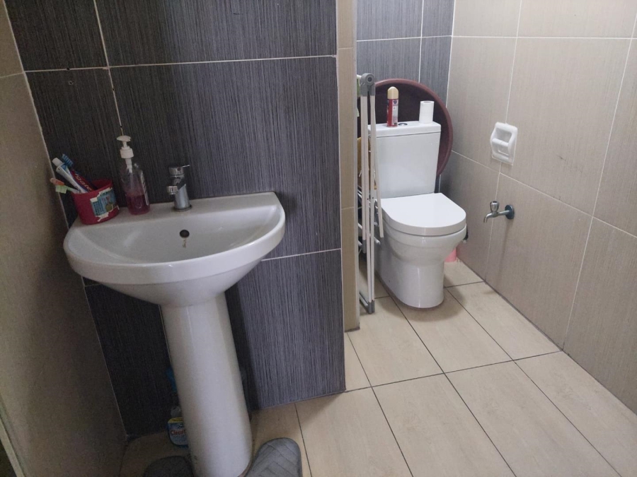 2 Bedroom Property for Sale in Point KwaZulu-Natal