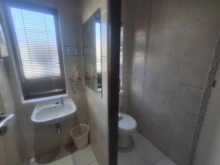 To Let Commercial Property for Rent in Kloof KwaZulu-Natal