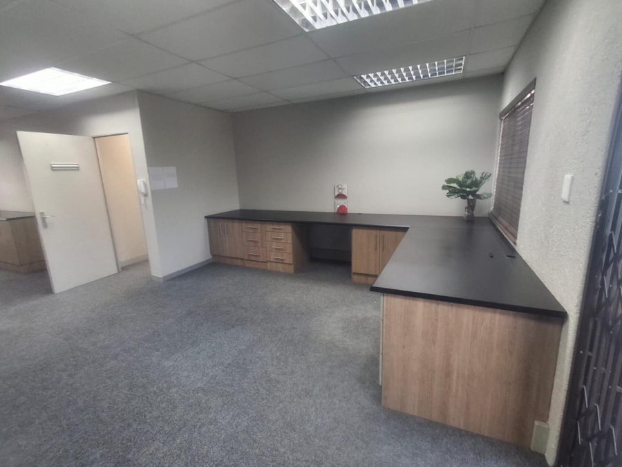To Let Commercial Property for Rent in Kloof KwaZulu-Natal
