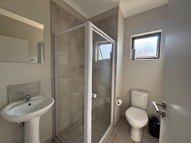 To Let 2 Bedroom Property for Rent in Waterfall KwaZulu-Natal